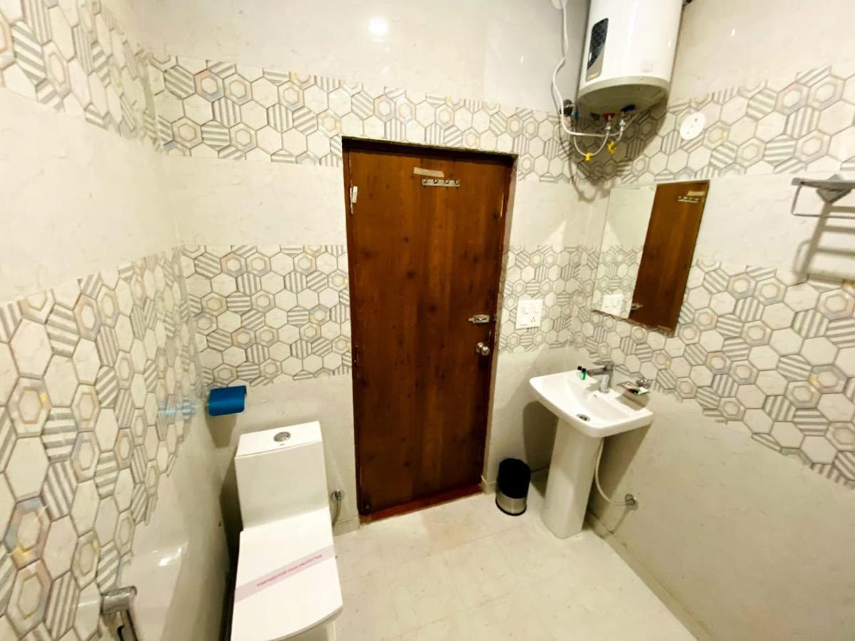 Hotel Singla Residency Кангра Екстериор снимка