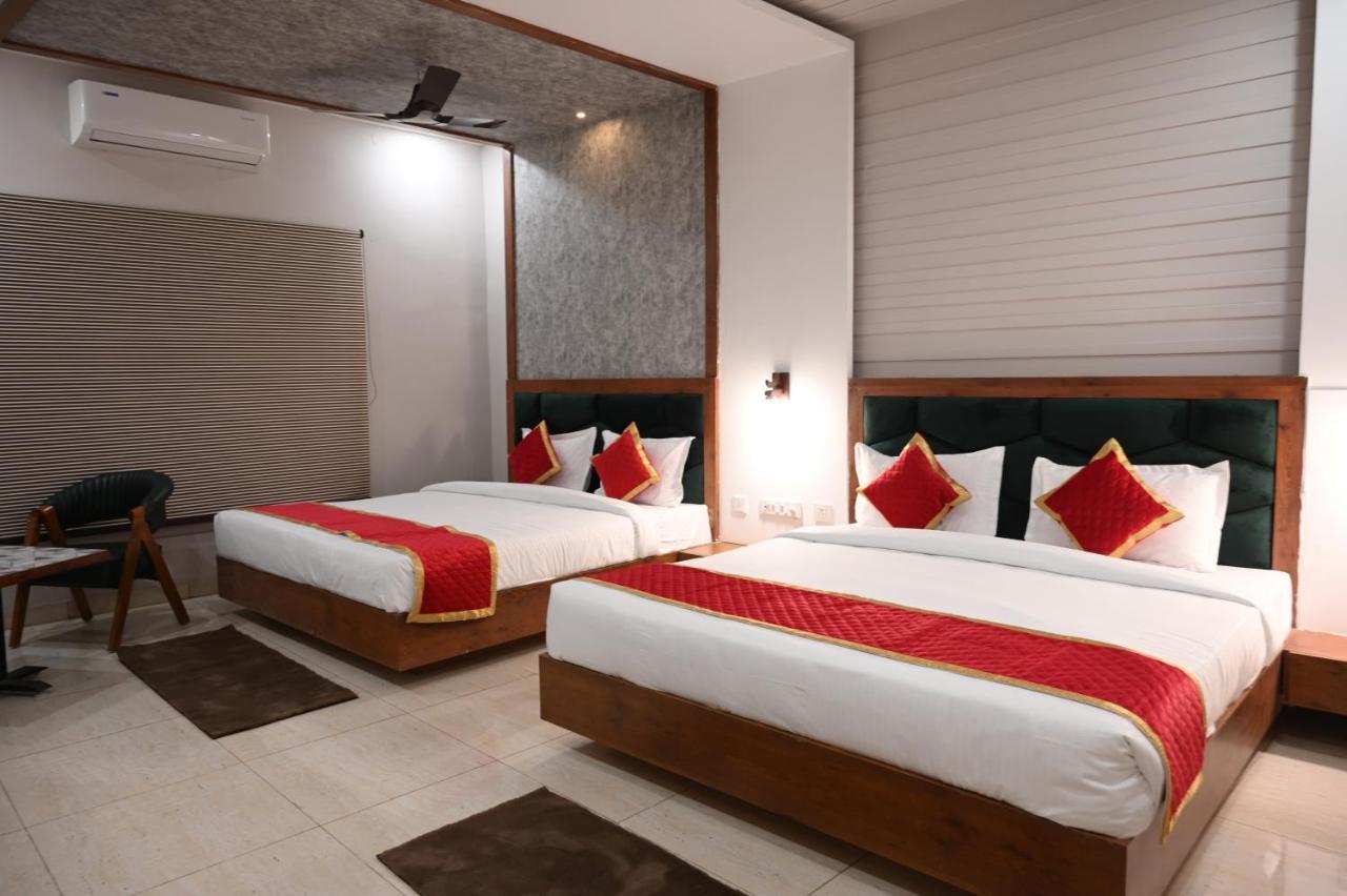 Hotel Singla Residency Кангра Екстериор снимка