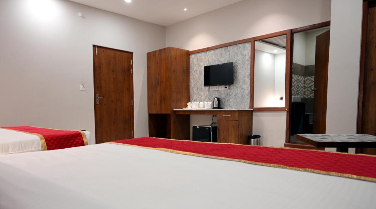 Hotel Singla Residency Кангра Екстериор снимка