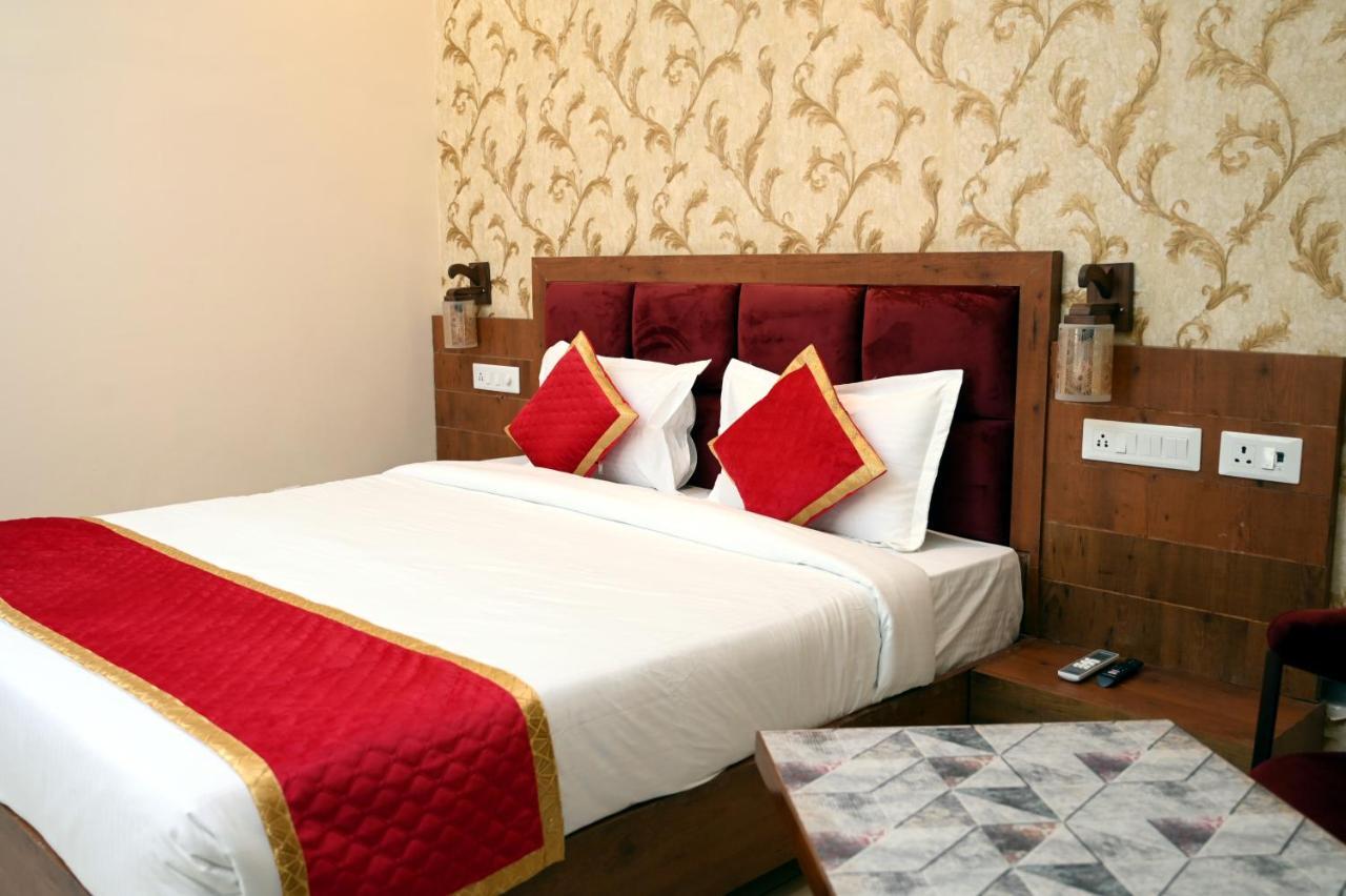 Hotel Singla Residency Кангра Екстериор снимка