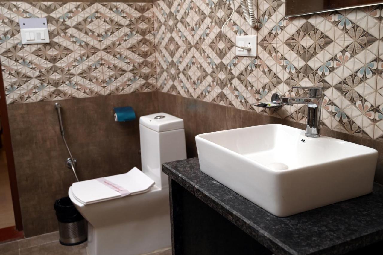 Hotel Singla Residency Кангра Екстериор снимка